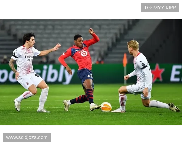 登陆法甲里尔完成五大联赛首秀:奥纳纳的关键跳跃 登陆法甲里尔完成五大联赛首秀:奥纳纳的关键跳跃