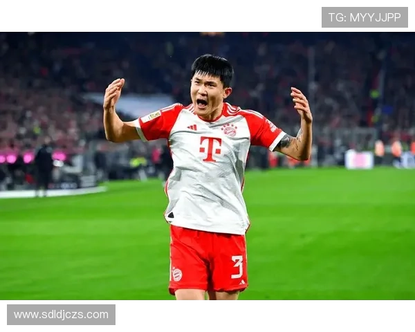 拜仁防线压上成瘾,身后空当频现或影响争冠走势 拜仁防线压上成瘾,身后空当频现或影响争冠走势