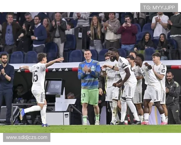 拜仁欧冠竞争力现状:阶段性表现波动,对争冠形势产生影响 拜仁欧冠竞争力现状:阶段性表现波动,对争冠形势产生影响