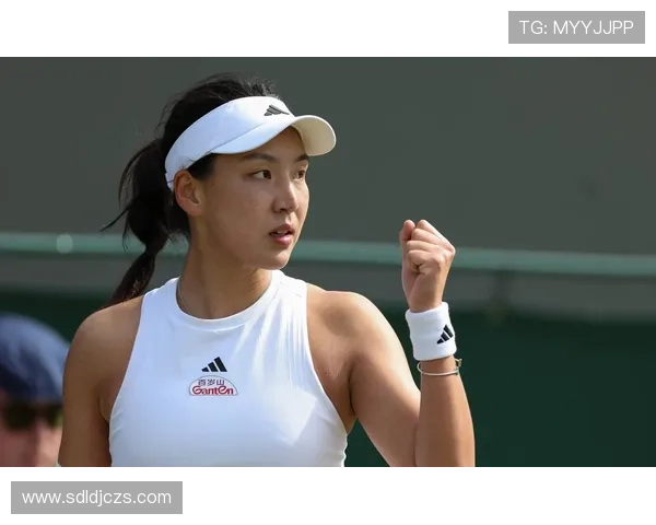 王欣瑜比赛一结束就秒变吃瓜网友，谁能想到她私下这么接地气？