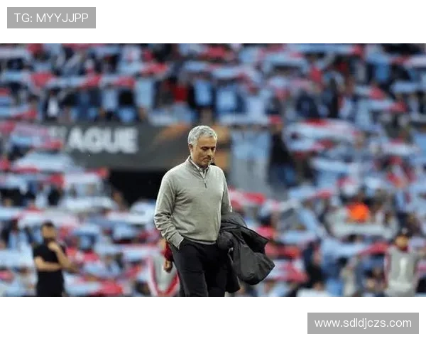 罗马：穆里尼奥战术争议持续，球队本赛季表现波动引关注