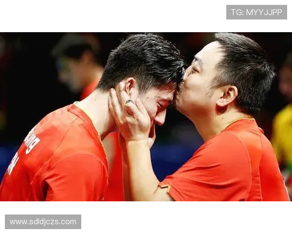 谌龙退役后天天打高尔夫，这日子过得比顶流还顶流